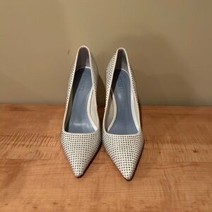 White Heels- Brand, Schutz